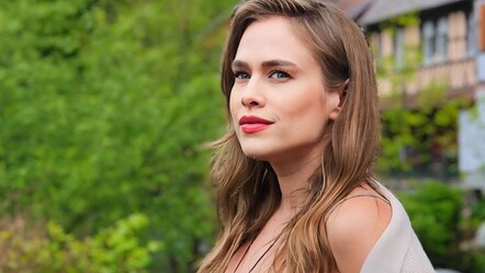 Begüm Öner tatil için Yunanistan'ı önerdi, sözlerine yorum yağdı - magazin