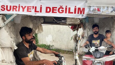 Saldırıya uğramaktan korktu aracına 