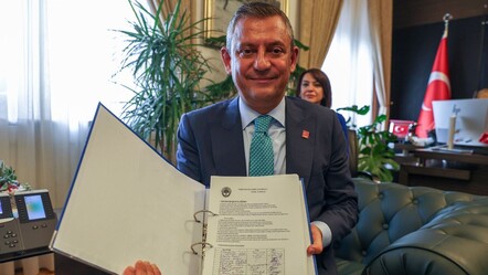 Özgür Özel'den emeklilere zam açıklaması! 100 bin imzalı dilekçe TBMM'ye sunuldu - gundem