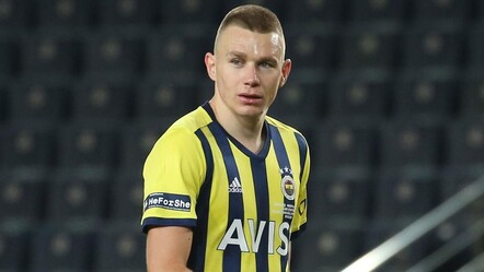 Szalai geldi, gitti! Trabzonspor, tanıdık stoperi beklemeye aldı - spor