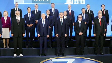 NATO Zirvesi'nde dikkat çeken kare! Rama'nın ayakkabılarını gören dönüp bir daha baktı - gundem