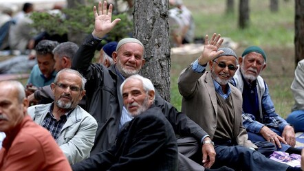 AK Parti, en düşük emekli maaşına yapılacak zamla ilgili tarih verdi  - politika