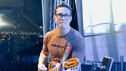 Brezilyalı şarkıcı sahnede elektrik akımına kapılarak feci şekilde can verdi - magazin