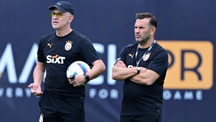 Okan Buruk, Galatasaraylı taraftarların beklediği sağ beki açıkladı - spor
