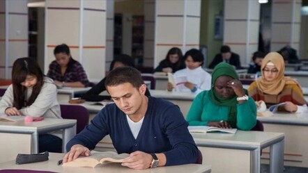 Yabancı düşmanlığı öğrenci kaçırıyor! YTB Meclis’e sunum yaptı - egitim