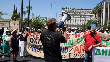 Yunanistan'da hükümeti protesto eden doktorlar greve gitti - dunya