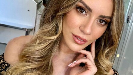 7 yıl sonra setlere dönen Sinem Kobal’dan ilk poz! Paylaşımına beğeni yağdı - magazin