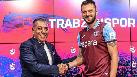 Trabzonspor, yeni transferi Okay Yokuşlu'yu basına tanıttı! Sözleşme şartları açıklandı - spor
