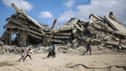 İsrail Gazze'de 3 evi bombaladı! 4 sivil hayatını kaybetti - dunya