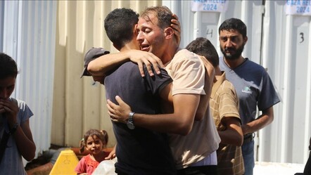 Gazze'deki bu acının tarifi yok! İkiz bebeklerine doğum belgesi çıkarmak için giden Filistinli baba tüm ailesini kaybetti - gundem