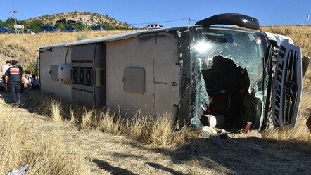 Malatya'da yolcu otobüsü şarampole devrildi! Yaralılar var - Yaşam