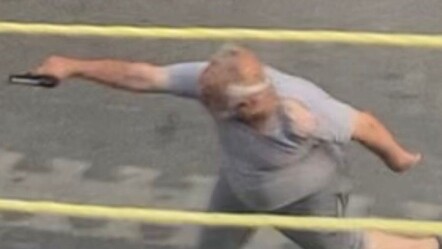  Sokakta oynayan çocuğu dövdü, ailesi hesap sorunca etrafa ateş açtı - Gündem