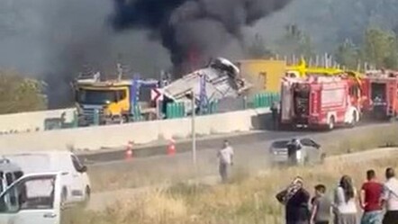 Bolu Dağı'nda can pazarı! Zincirleme kazada sürücü yanarak can verdi: Çok sayıda yaralı var - gundem