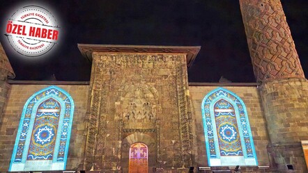 Türk İslam desenlerinden dijital eser doğdu: 'Sonsuzluk Kapıları' yedi asırlık medresede - kultur-sanat