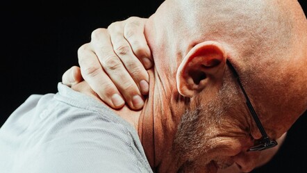 Tehlikeli hareket! Boyun çıtlatmak eklemleri aşındırır - saglik