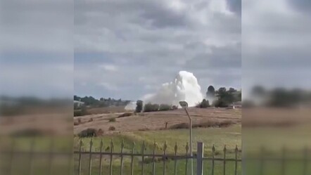 Baraj borusu patladı ortaya 'su dağı' çıktı! Karayolu trafiğe kapatıldı - gundem