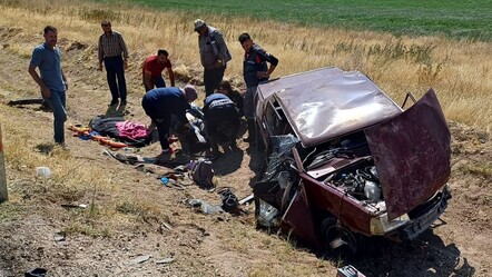 İki otomobilin çarpıştığı kazada can pazarı: 3 ölü, 3 yaralı - gundem
