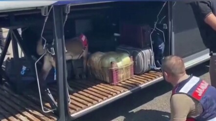 Yolcu otobüsüne verilen bavuldan neler çıktı neler! Polisleri harekete geçirdi - gundem