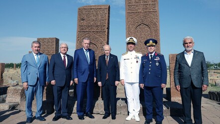 Cumhur'dan Selçuklu Mezarlığı'na ziyaret! Erdoğan, Bahçeli, Destici ve Yapıcıoğlu bir arada - gundem