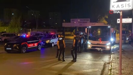 Esenyurt'ta site içerisinde gruplar çatıştı! Ölü ve yaralılar var - gundem