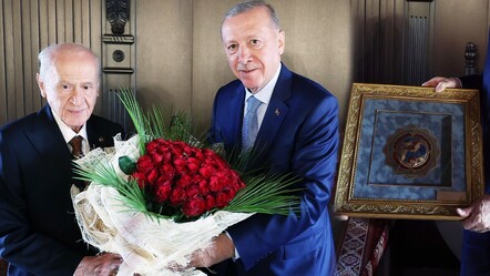 Hediyeler, Erdoğan-Bahçeli görüşmesinin önüne geçti! 76 gülün sırrı çözüldü - gundem
