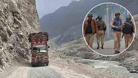 Pakistan'da kanlı saldırı! 53 kişi hayatını kaybetti - dunya