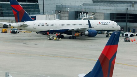 Uçak lastiği bomba gibi patladı! Ölü ve yaralılar var - dunya