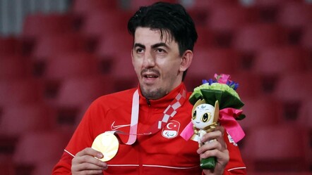 4 madalyaya ulaşan ilk ve tek Türk! Milli para masa tenisçi Abdullah Öztürk Paris'te tarihe geçti! - spor
