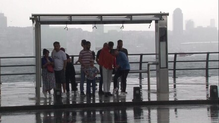 İstanbul'da beklenen sağanak Anadolu Yakası'nda vatandaşları sokakta yakaladı - gundem