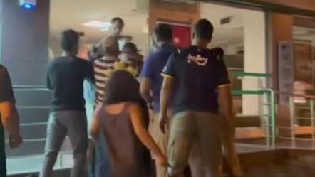 İstanbul'da taksi şoförü ile yolcu arasında ücret kavgası! Tekme ve yumruklar havada uçuştu - gundem