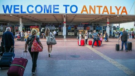 Antalya'ya 8 ayda 11 milyon turist geldi! Yabancı turistte Rus akını - ekonomi
