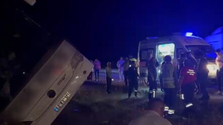 Sivas-Erzincan sınırında yolcu otobüsü devrildi! Çok sayıda yaralı var - gundem