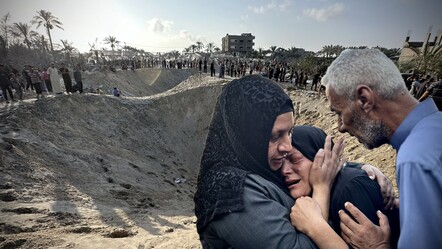 İnsanlığın Gazze çukuru! Bombaların açtığı çukura gömüldüler - dunya