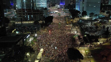 On binlerce kişi Netanyahu'ya karşı sokakta! Tel Aviv'de görülmemiş protesto - dunya