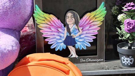 Türkiye'nin dört bir yanından Narin'in mezarına akın ettiler - gundem