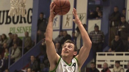 Eski milli basketbolcu Asım Pars 2.13 metre boyundadır  - haberler
