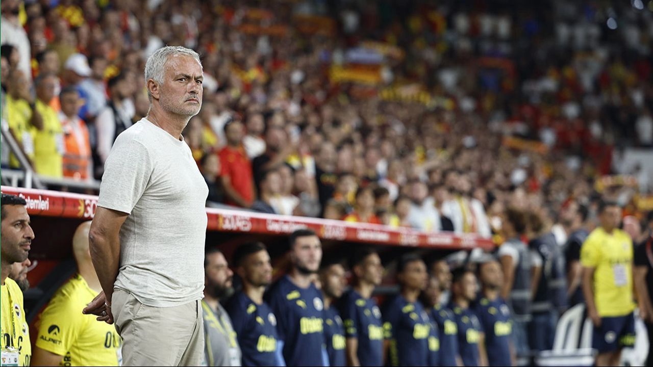 Mourinho düğmeye bastı! Fenerbahçe'de derbi sonrası  neşter vakti - Spor