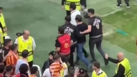 Galatasaray - PAOK maçı öncesi olay çıktı! Taraftar dışarı çıkarıldı - haberler