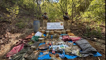 Resmen ev yapmışlar! Bingöl'de PKK'ya ait 8 odalı sığınak böyle imha edildi - gundem