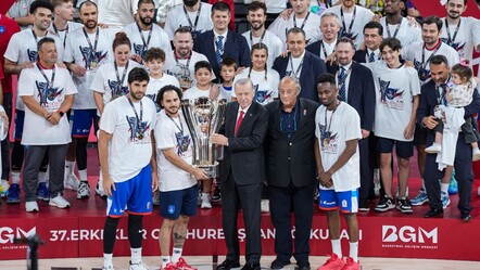 Şampiyon Efes! Fenerbahçe Beko'yu devirdiler, Kupa Erdoğan'dan - spor