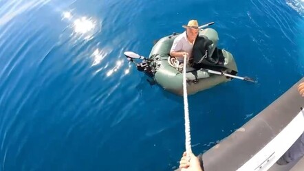 Amatör balıkçı hayatının şokunu yaşadı! Yardımına sahil güvenlik koştu - yasam