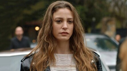 Serenay Sarıkaya imaj değiştirdi! Yeni tarzıyla Ajda Pekkan'a benzetildi - magazin
