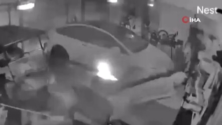 Sular altındaki garajda Tesla alev aldı! 'Tuzlu su' uyarısı şaşırttı - t-otomobil