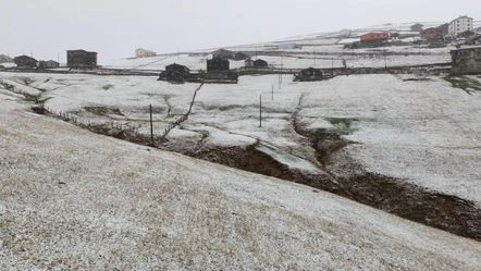 Trabzon’a mevsimin ilk karı lapa lapa geldi! Sıcaklıklar birden düştü - Gündem