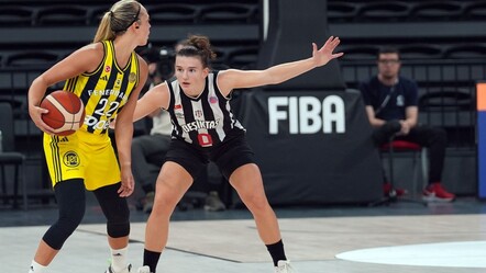 Olaylı derbide Beşiktaş'ı yenen Fenerbahçe, FIBA Kadınlar Süper Kupa'nın sahibi oldu - spor