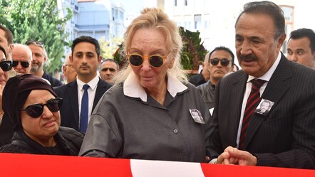 Son isteğini eşi açıkladı! Güneri Cıvaoğlu toprağa verildi - gundem
