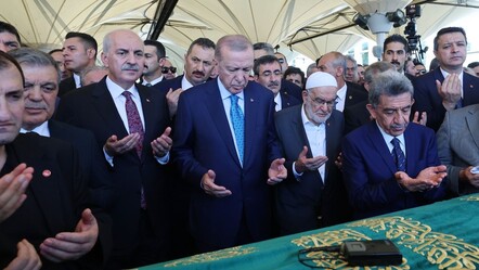 Recai Kutan'a son görev: Cenazeye Cumhurbaşkanı Erdoğan da katıldı - POLITIKA