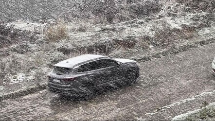 Lapa lapa kar yağdı, trafik felç oldu! Her yer biranda beyaza büründü - yasam