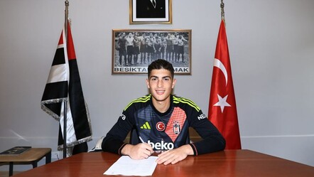 Beşiktaş'ın genç kalecisi Mehmet Tuğra Yeşilyurt profesyonel oldu - haberler