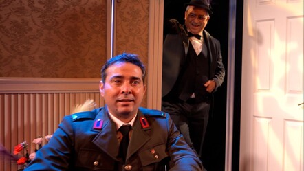 'Kirli, Çürük, Adi' Meşhur komedi filmi tiyatroda - haberler